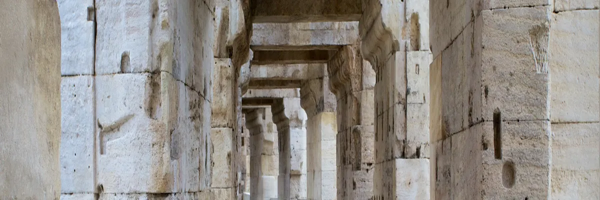 Image Rencontre femme cougar Arles