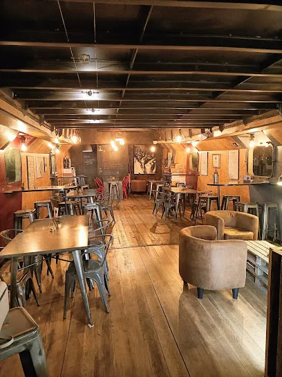 Image de Vinotage - Péniche à vins / Caviste / Epicerie Fine