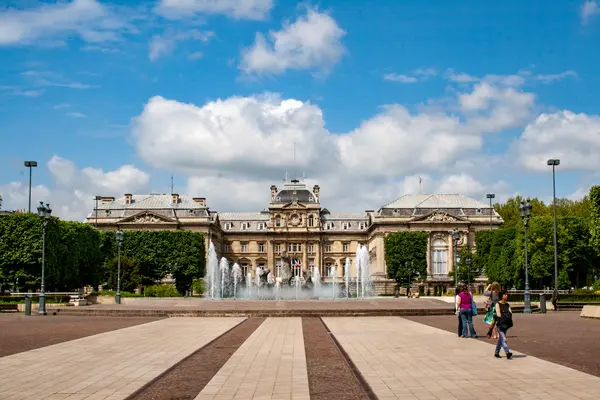 Les Cougars Rencontre femme cougar Nord